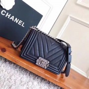 Chanel 92059 Le Boy 20cm Small Chevron Bag Black Caviar RHD